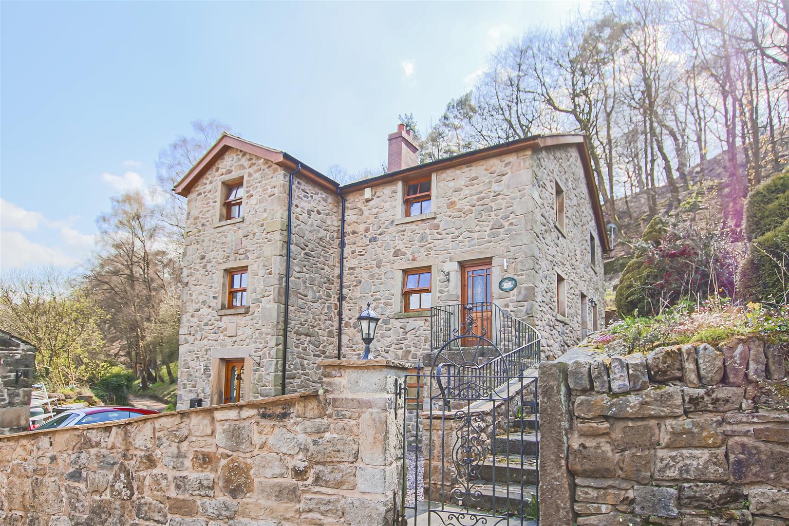 4 Bed Detached House For Sale - Main Image
